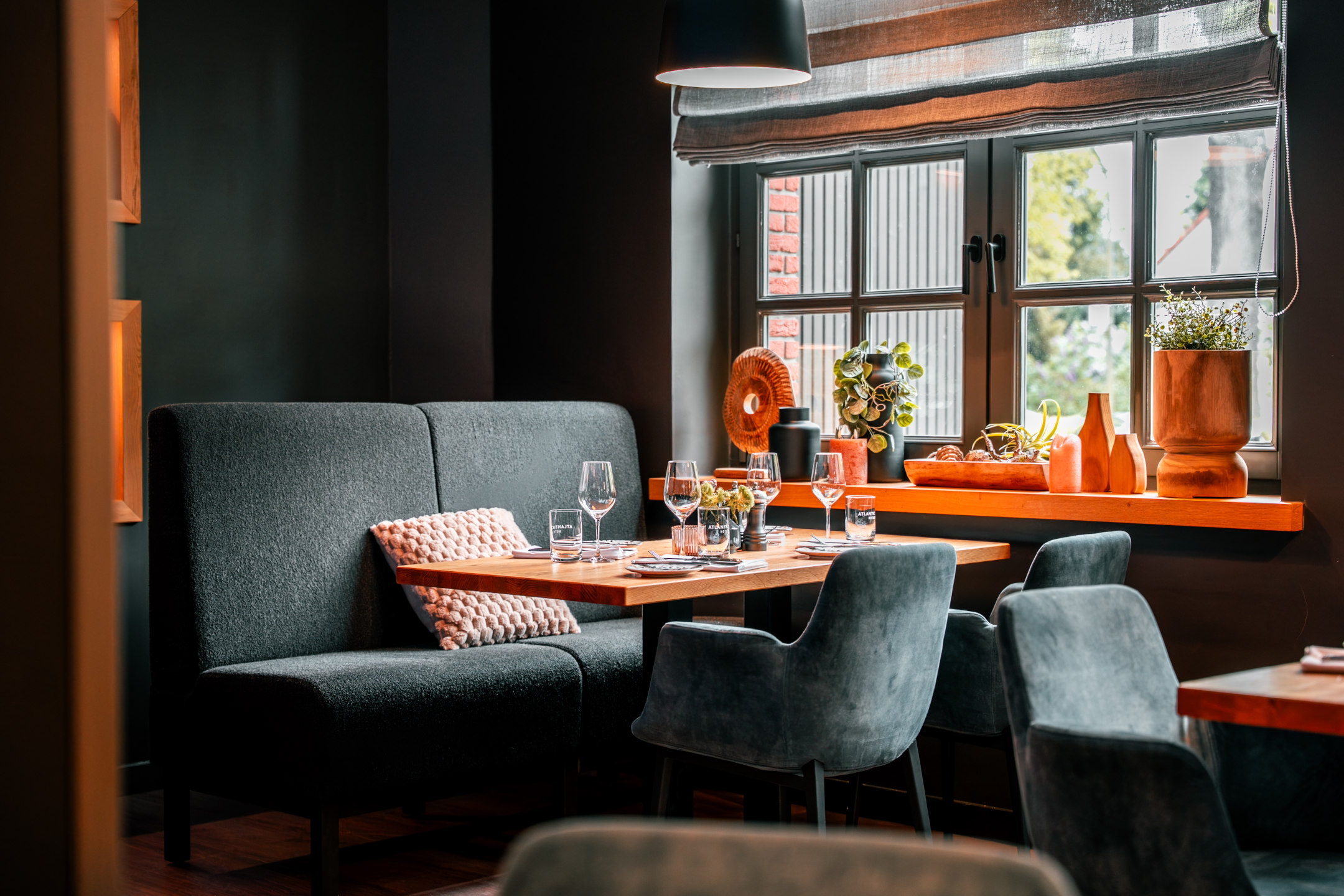 Eine gemütliche Sitzecke im Restaurant Chalet.