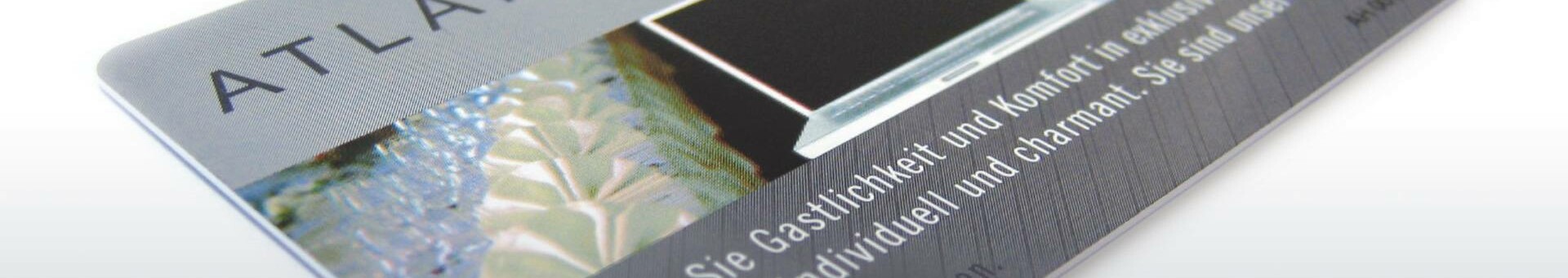 Beispielhaftes Bild der ATLANTIC Card Nahaufnahme einer Hotelzimmerkarte mit dem Logo "Atlantic Hotels" und einem eleganten Design.