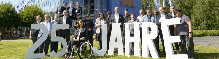 ATLANTIC Hotel Universum 25 Jahre Jubiläum ATLANTIC Hotel Universum 25 Jahre Jubiläum Belegung vor dem Hotel