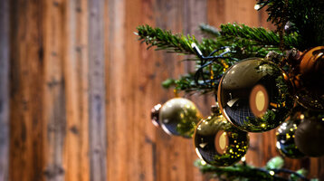 Detailaufnahme Weihnachtsbaum im ATLANTIC Hotel Landgut Horn Detailaufnahme Weihnachtsbaum im ATLANTIC Hotel Landgut Horn