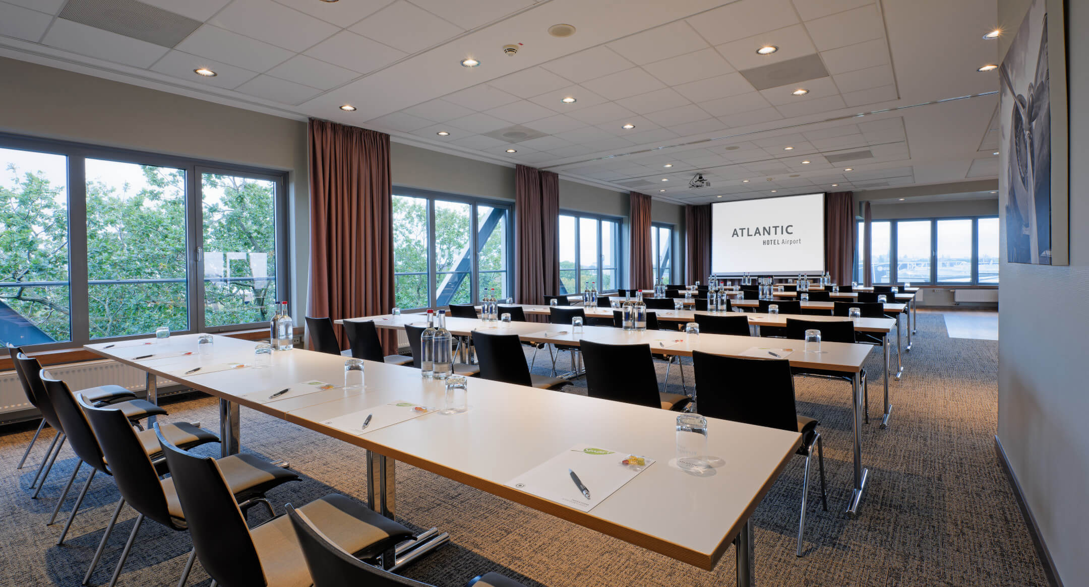 ATLANTIC Hotel Airport Conference Room