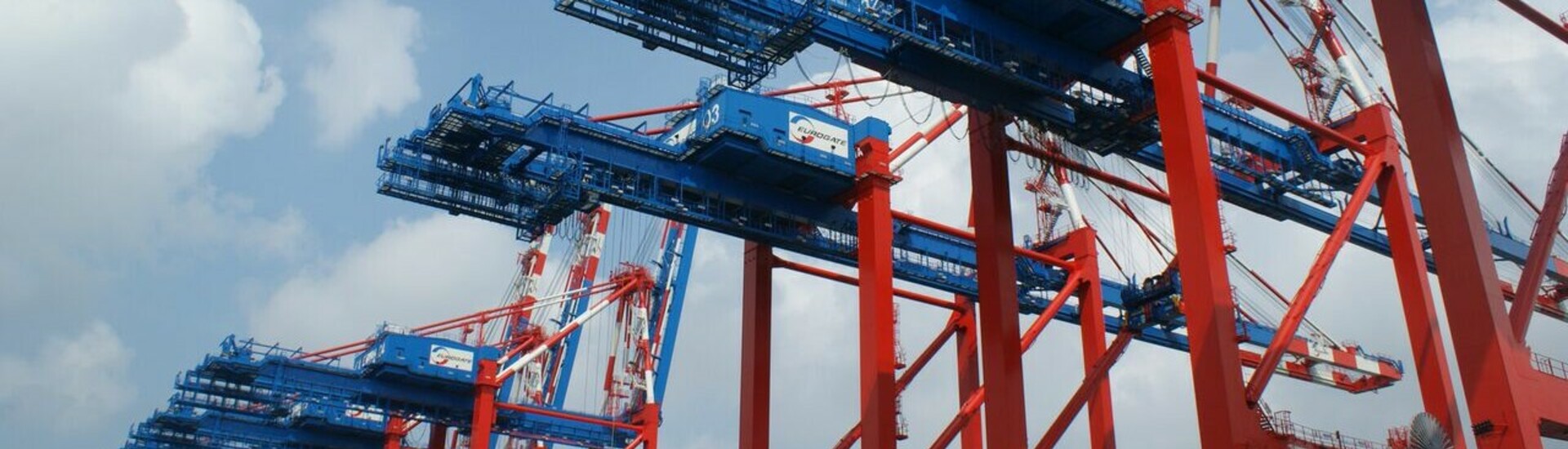 Cranes at the harbour near the ATLANTIC Hotel Wilhelmshaven Cranes at the harbour near the ATLANTIC Hotel Wilhelmshaven