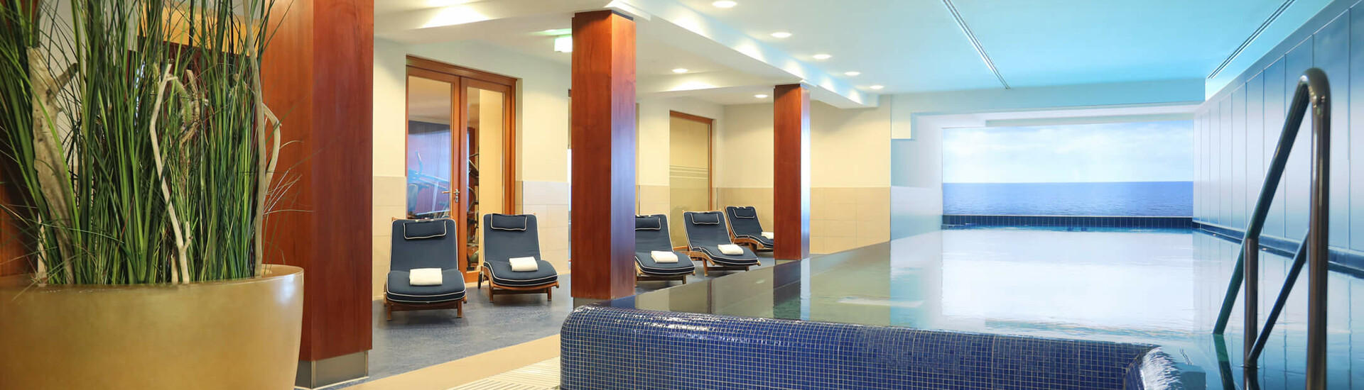 Spa area with swimming pool in the ATLANTIC Grand Hotel Travemünde Spa area with swimming pool in the ATLANTIC Grand Hotel Travemünde