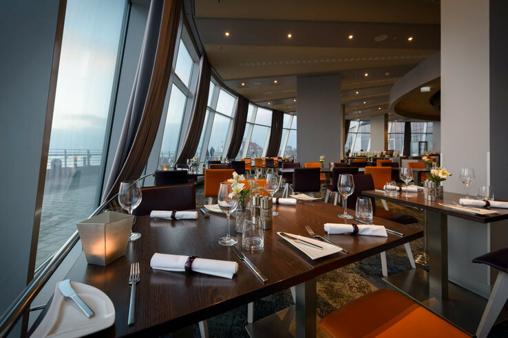 Restaurant STROM with a panoramic view over the Weser Restaurant STROM with a panoramic view over the Weser